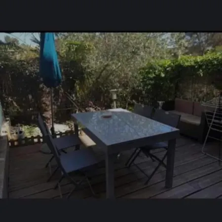 Jolie T2 En Rez De Jardin Avec Piscine Saint-Raphaël